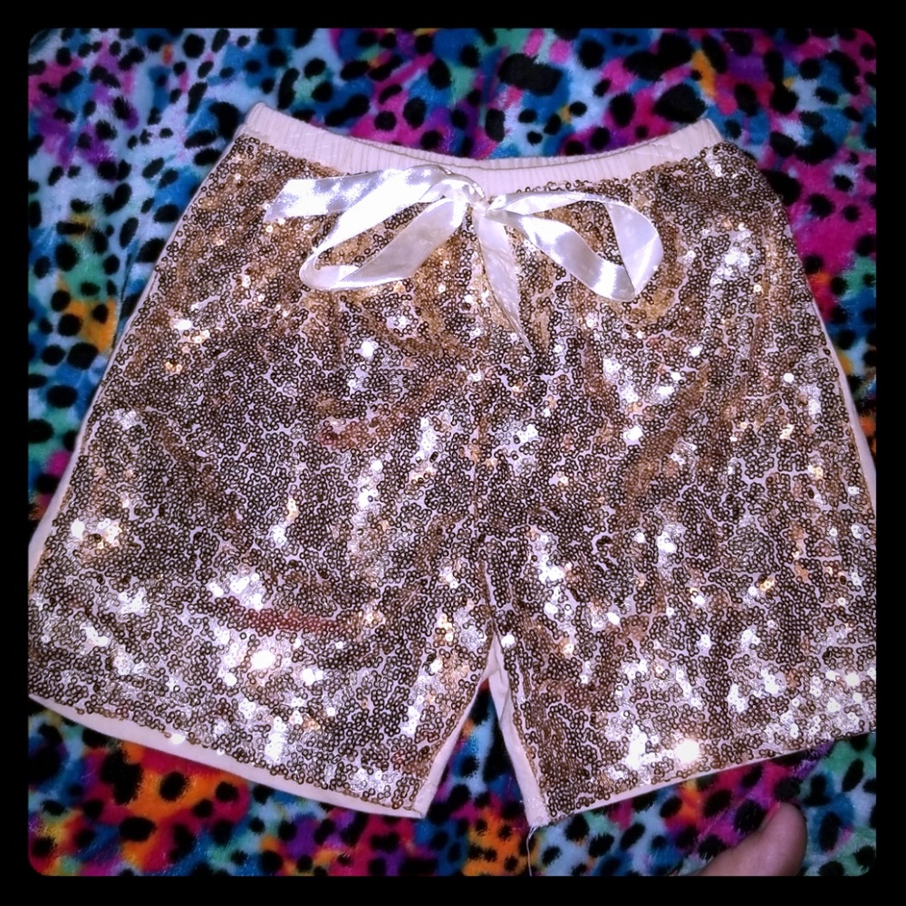 GIRLS GOLD SEQUIN SHORTS SIZE 6